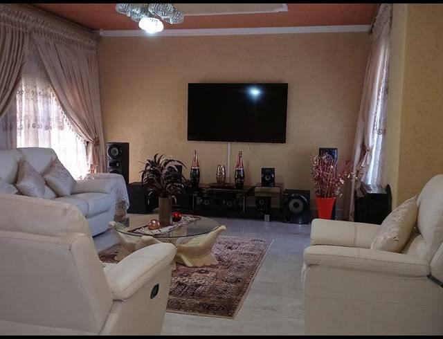 3 BEDROOM HOUSE FOR SALE IN VANDERBIJLPARK CE 4